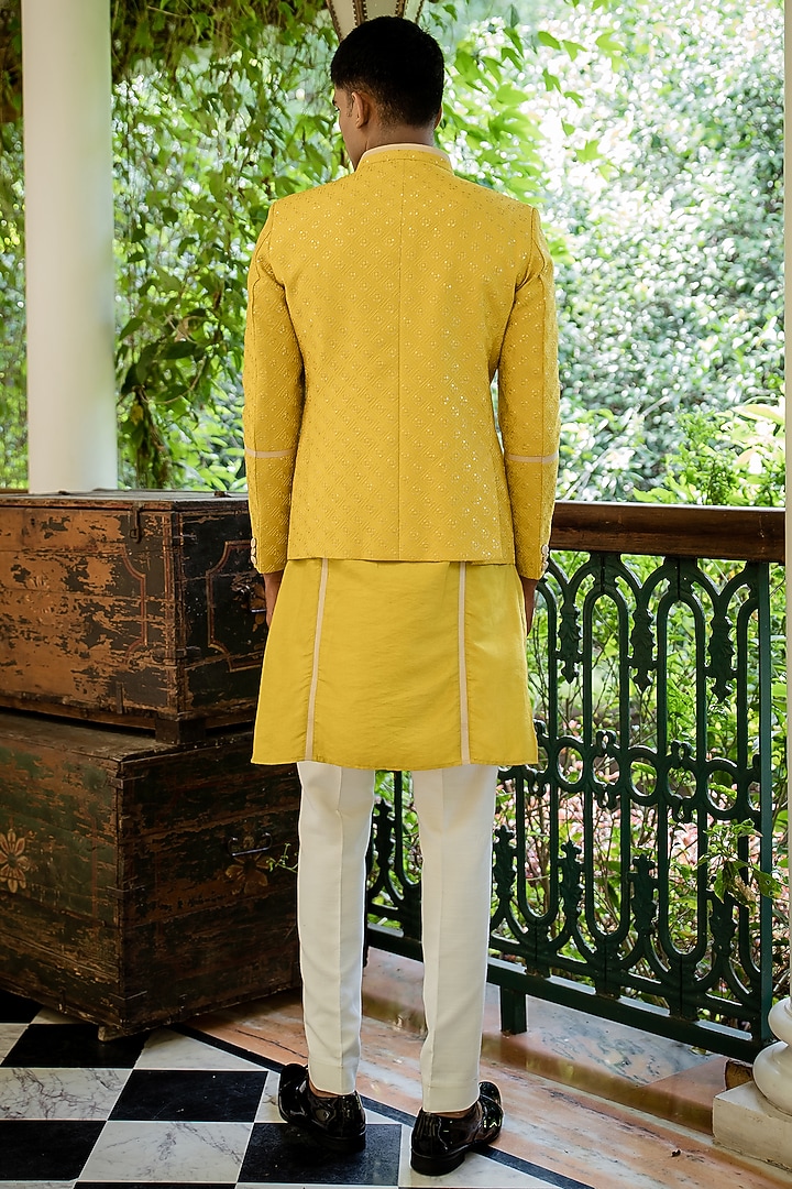 Yellow Cotton Silk Machine Embroidered Bundi Set by TAJIRI at Pernia's Pop Up Shop