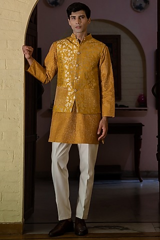 Yellow Silk Printed Bundi Set by TAJIRI