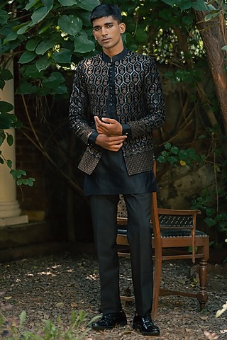 Black Velvet Machine Embroidered Indowestern Set by TAJIRI