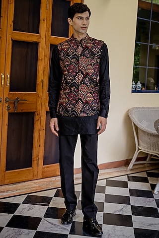Black Velvet Machine Embroidered Bundi Jacket Set by TAJIRI
