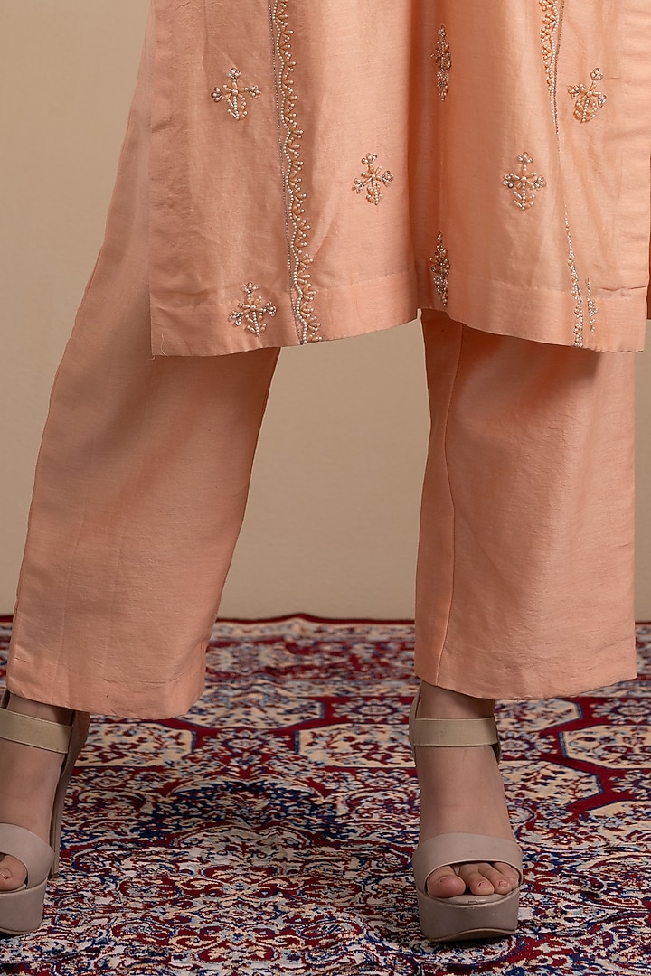 Peach Chanderi Silk Sequins & Beads Embroidered Kurta Set by Tanya Chopra at Pernia's Pop Up Shop