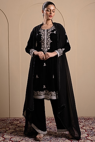 Black Velvet Zari & Thread Embroidered Kurta Set by Tanya Chopra