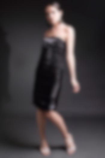 Black Wave Skirt by Tara And I at Pernia's Pop Up Shop