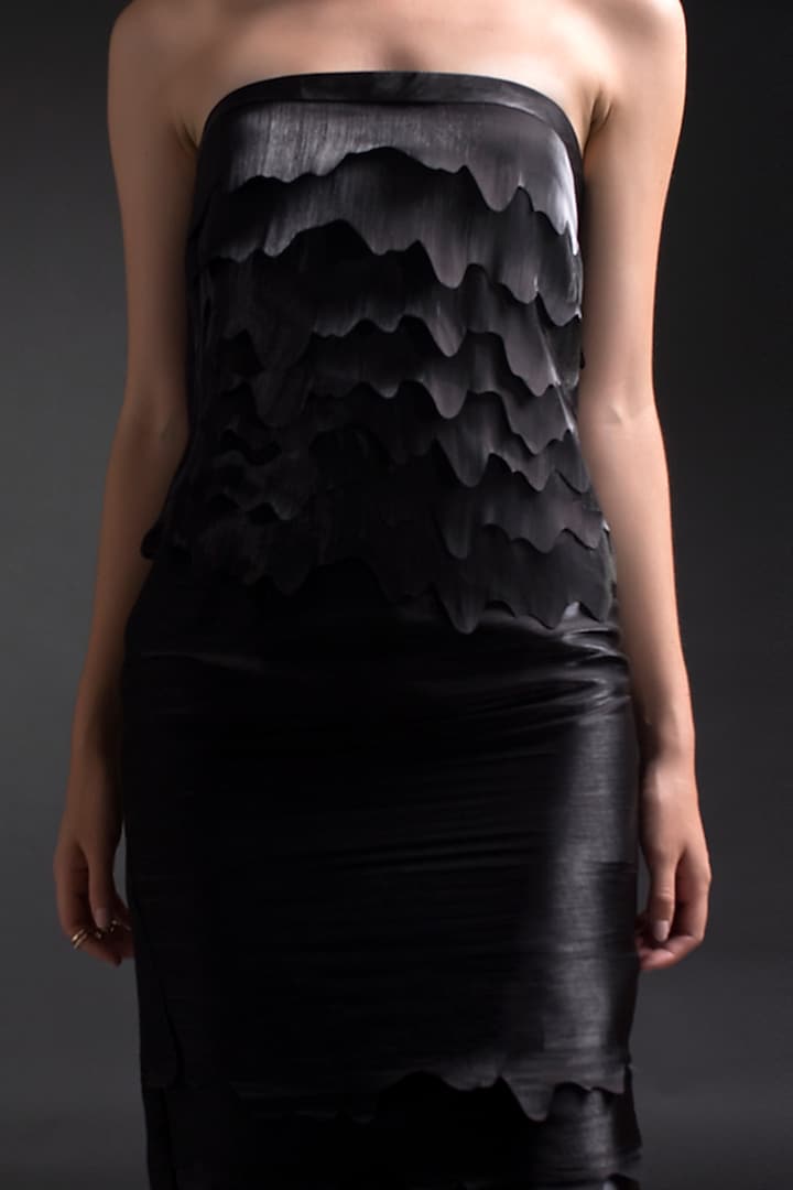 Knit Wave Skirt in black