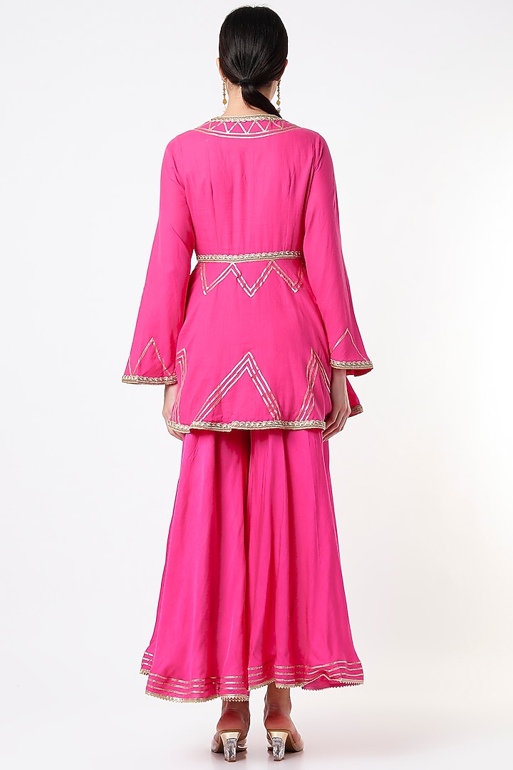 Fuchisa Embroidered Sharara Set by Tanu Malhotra at Pernia's Pop Up Shop