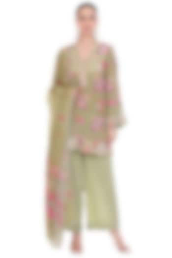 Green Crepe Floral Printed & Embroidered Short Kurta Set by Tanu Malhotra at Pernia's Pop Up Shop