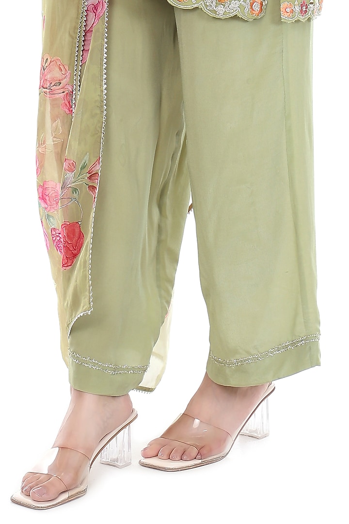 Green Crepe Floral Printed & Embroidered Short Kurta Set by Tanu Malhotra at Pernia's Pop Up Shop