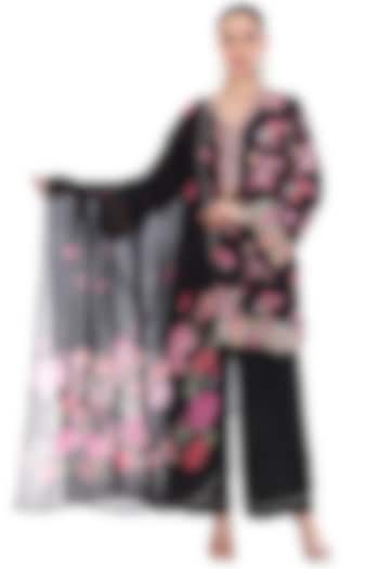 Black Crepe Floral Printed & Embroidered Short Kurta Set by Tanu Malhotra at Pernia's Pop Up Shop