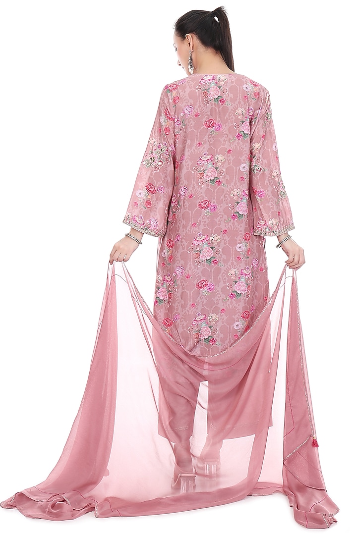 Pink Cotton Silk Floral Printed & Embroidered Kurta Set by Tanu Malhotra at Pernia's Pop Up Shop
