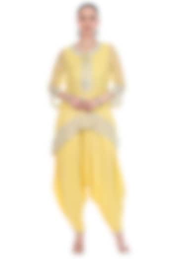 Yellow Lurex Embroidered High-Low Kaftan Set by Tanu Malhotra at Pernia's Pop Up Shop