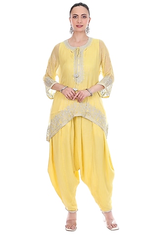 Yellow Lurex Embroidered High-Low Kaftan Set by Tanu Malhotra