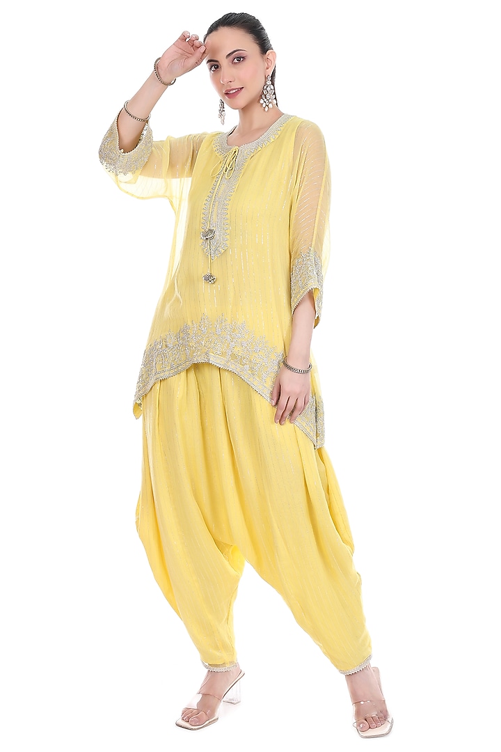 Yellow Lurex Embroidered High-Low Kaftan Set by Tanu Malhotra at Pernia's Pop Up Shop
