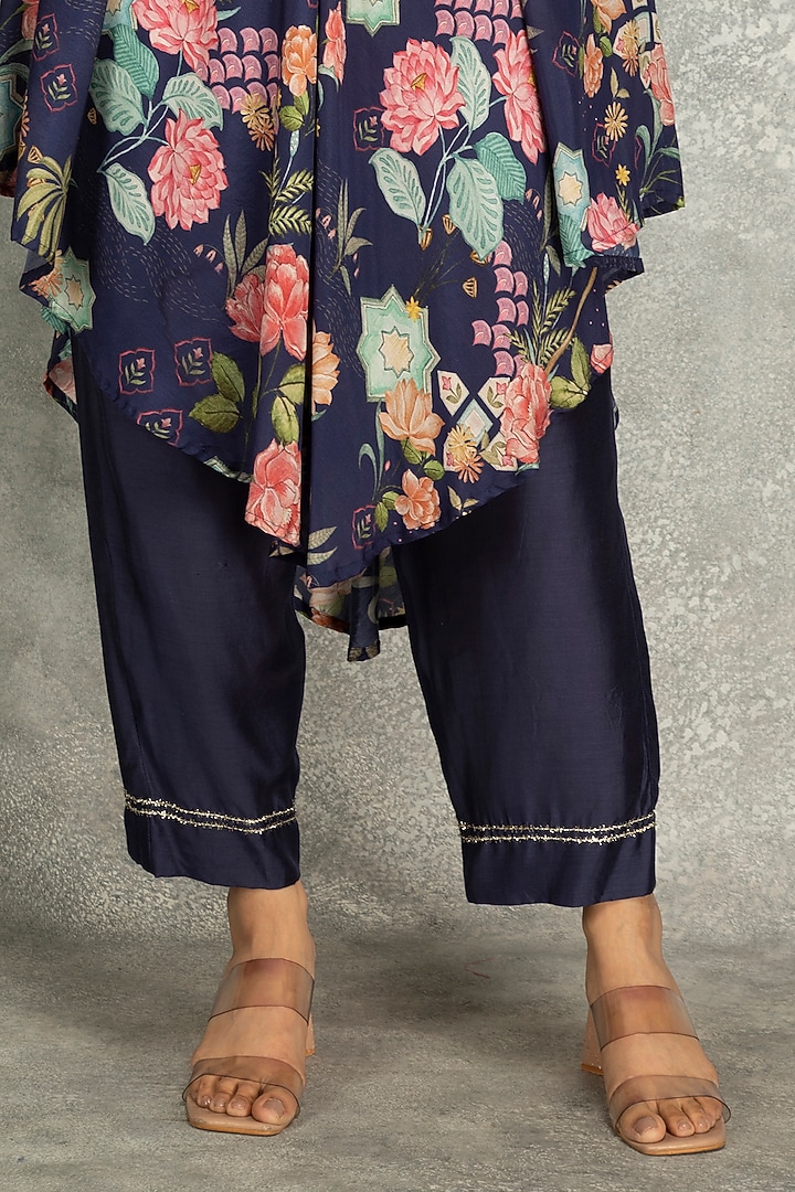 Blue Cotton Silk Digital Printed Kurta Set by Tanu Malhotra at Pernia's Pop Up Shop