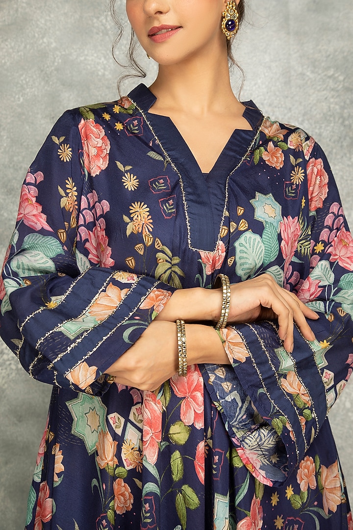 Blue Cotton Silk Digital Printed Kurta Set by Tanu Malhotra at Pernia's Pop Up Shop
