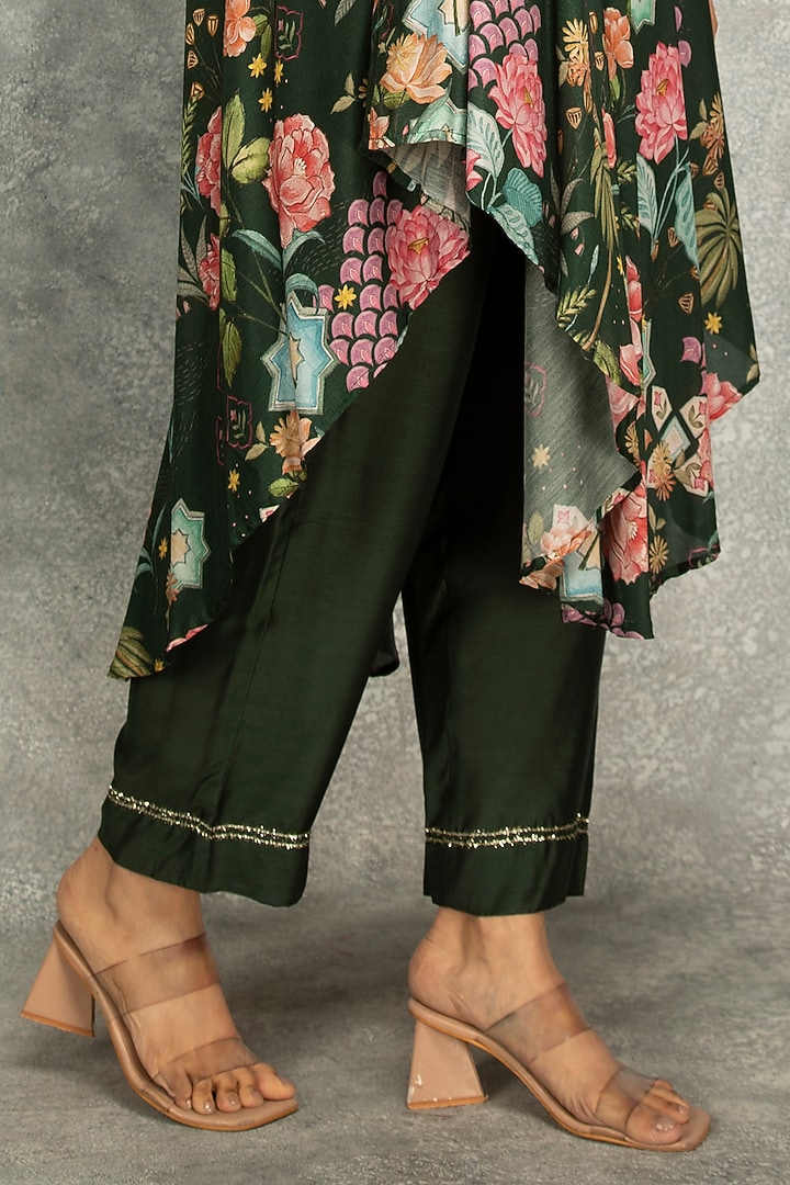 Green Cotton Silk Digital Printed Kurta Set by Tanu Malhotra at Pernia's Pop Up Shop