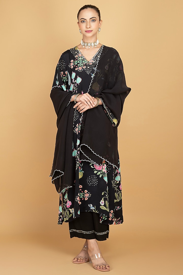 Black Crepe Floral Printed & Sequins Work Kurta Set by Tanu Malhotra at Pernia's Pop Up Shop
