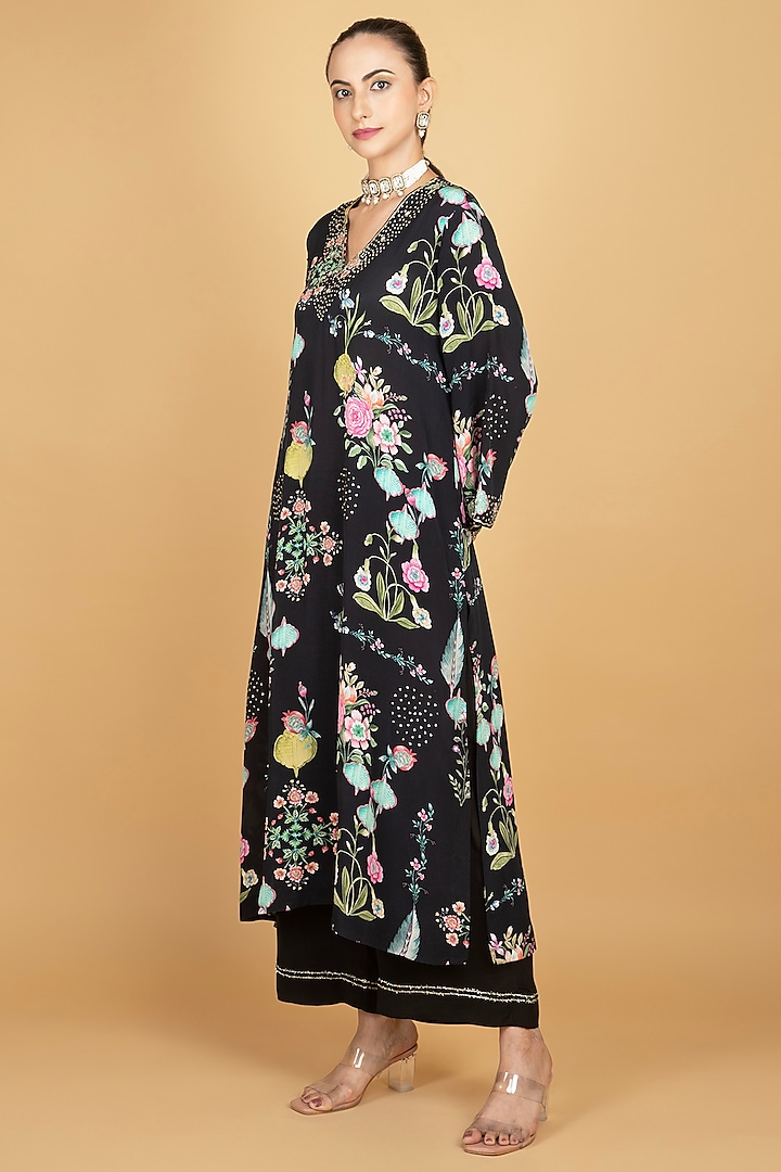 Black Crepe Floral Printed & Sequins Work Kurta Set by Tanu Malhotra at Pernia's Pop Up Shop