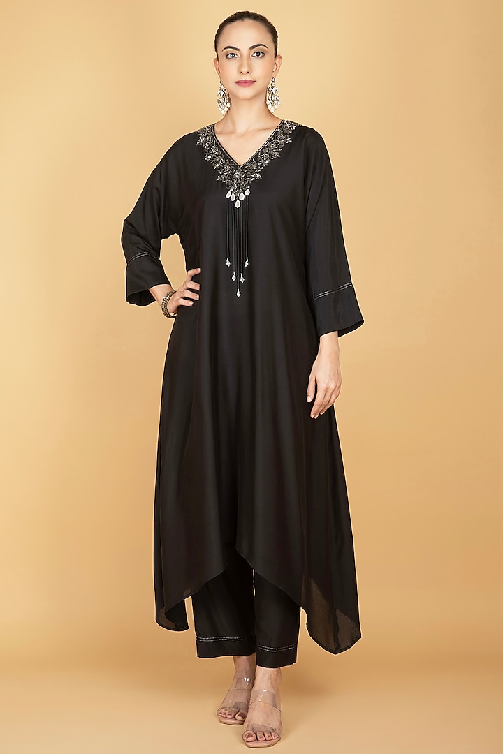 Black Cotton Silk Sequins Hand Embellished High-Low Kaftan Set by Tanu Malhotra at Pernia's Pop Up Shop