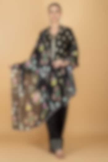 Black Cotton Silk Mirror Boota Embroidered Short Kurta Set by Tanu Malhotra at Pernia's Pop Up Shop