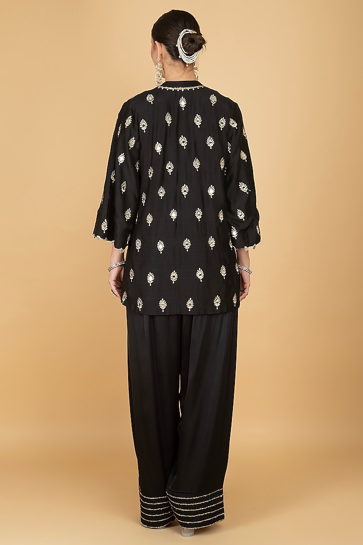 Black Cotton Silk Mirror Boota Embroidered Short Kurta Set by Tanu Malhotra at Pernia's Pop Up Shop