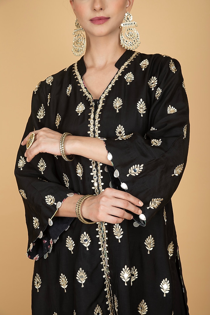 Black Cotton Silk Mirror Boota Embroidered Short Kurta Set by Tanu Malhotra at Pernia's Pop Up Shop