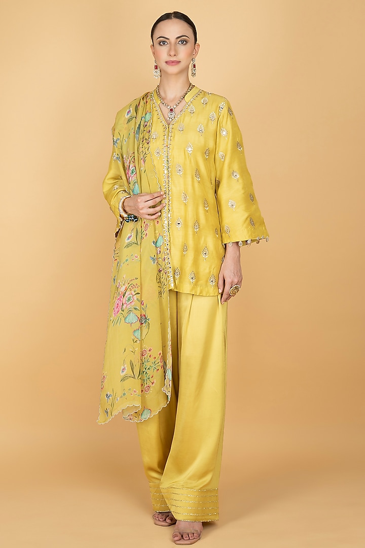 Lime Yellow Cotton Silk Mirror Boota Embroidered Short Kurta Set by Tanu Malhotra at Pernia's Pop Up Shop