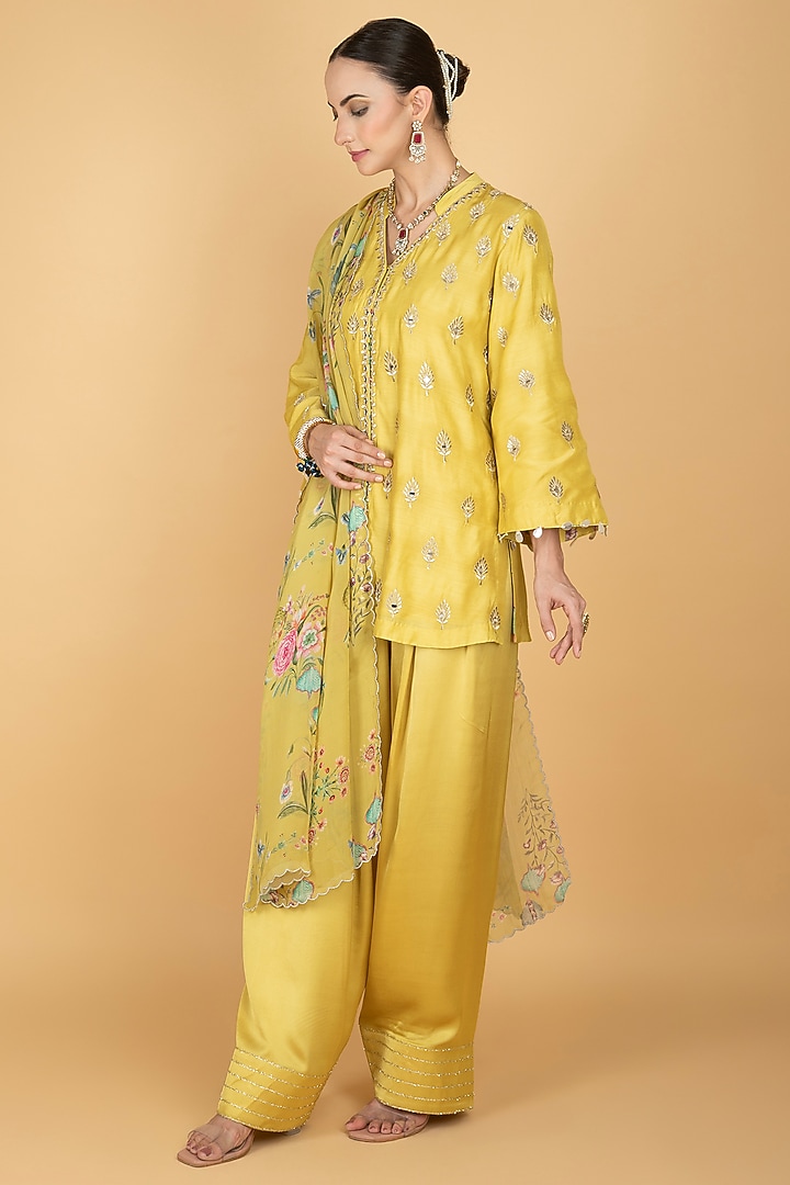 Lime Yellow Cotton Silk Mirror Boota Embroidered Short Kurta Set by Tanu Malhotra at Pernia's Pop Up Shop