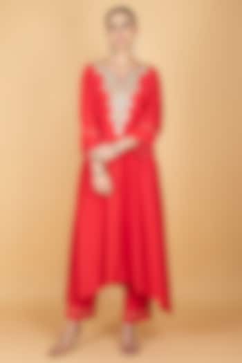 Red Cotton Silk Hand Embroidered High-Low Kaftan Set by Tanu Malhotra at Pernia's Pop Up Shop