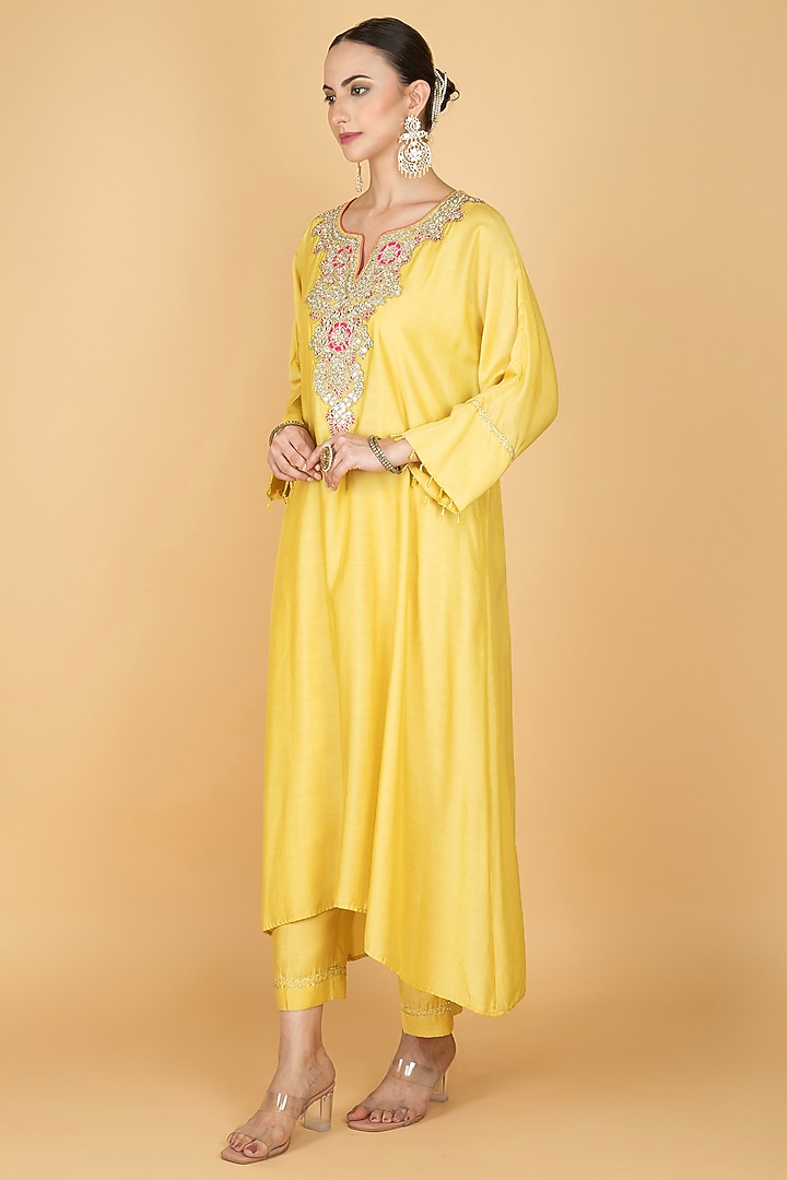 Lime Yellow Cotton Silk Hand Embroidered High-Low Kaftan Set by Tanu Malhotra at Pernia's Pop Up Shop