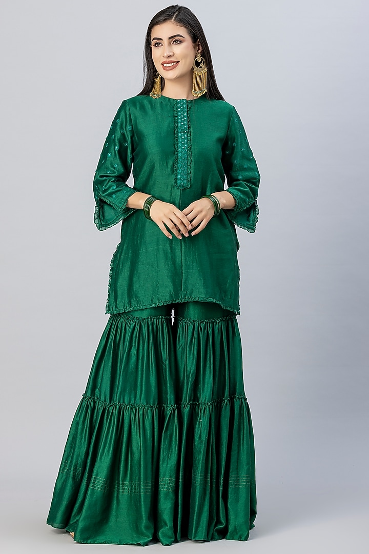 Emerald Green Chanderi Silk Gharara Set by Tanu Malhotra at Pernia's Pop Up Shop