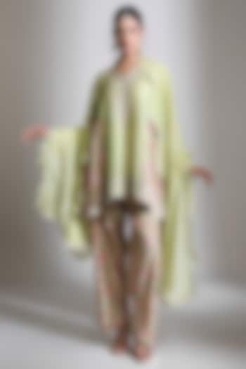 Green Cotton Silk Embroidered Kurta Set by Tanu Malhotra at Pernia's Pop Up Shop