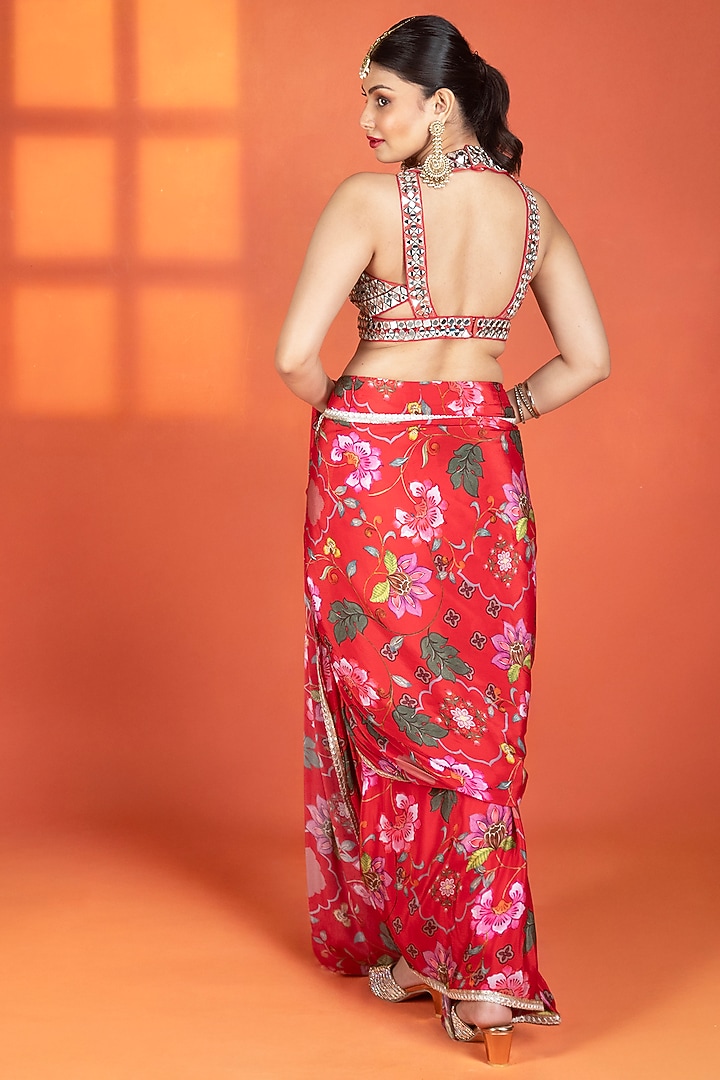 Red Crepe Floral Printed Draped Party Wear Saree Set by Tanu Malhotra at Pernia's Pop Up Shop