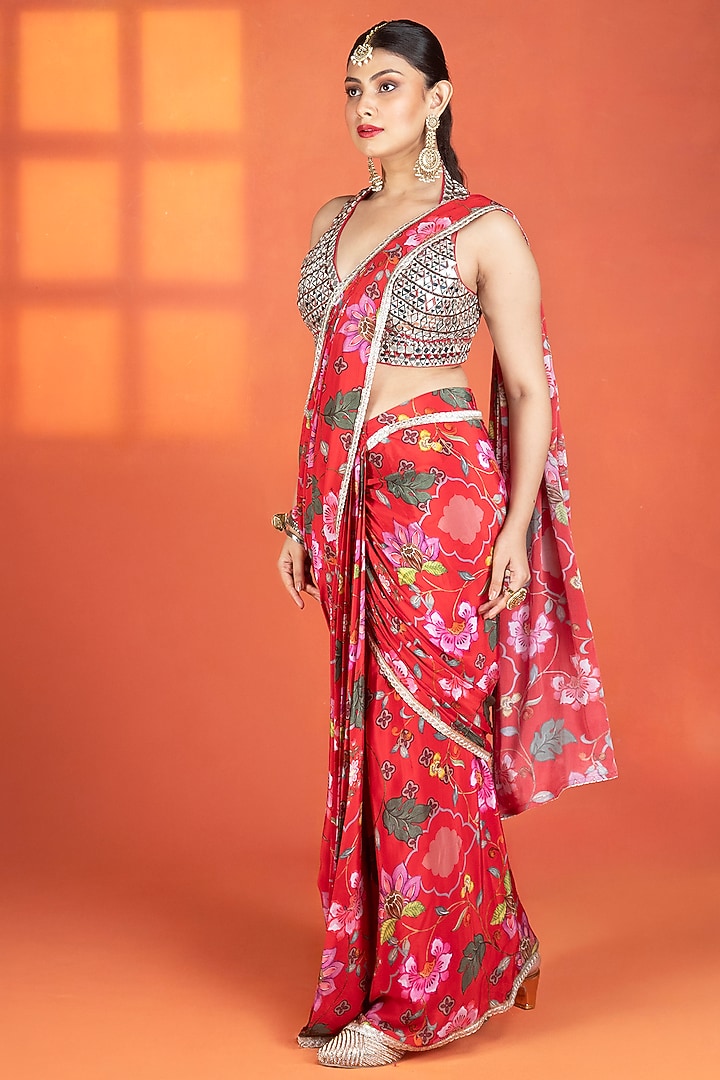 Red Crepe Floral Printed Draped Party Wear Saree Set by Tanu Malhotra at Pernia's Pop Up Shop