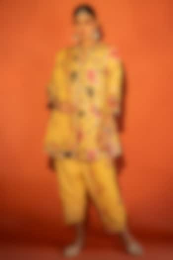 Yellow Cotton Silk Floral Printed Angrakha Set by Tanu Malhotra at Pernia's Pop Up Shop