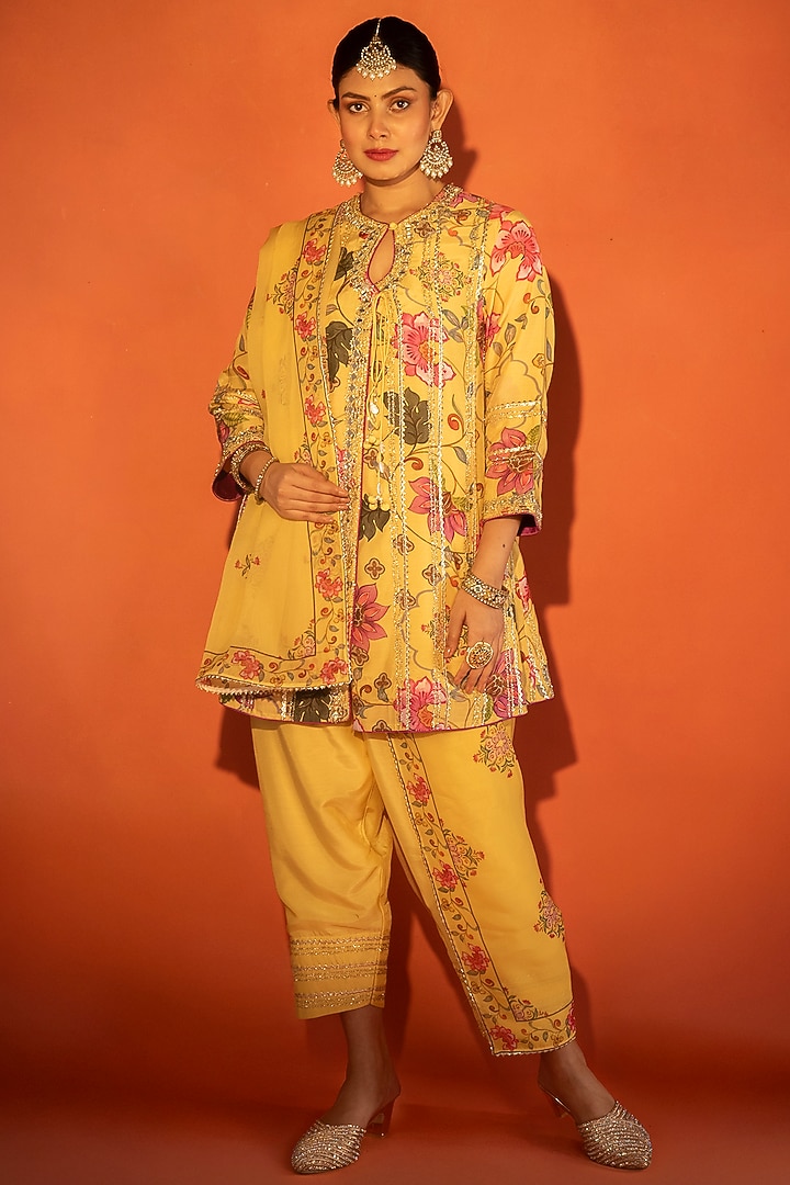 Yellow Cotton Silk Floral Printed Angrakha Set by Tanu Malhotra at Pernia's Pop Up Shop