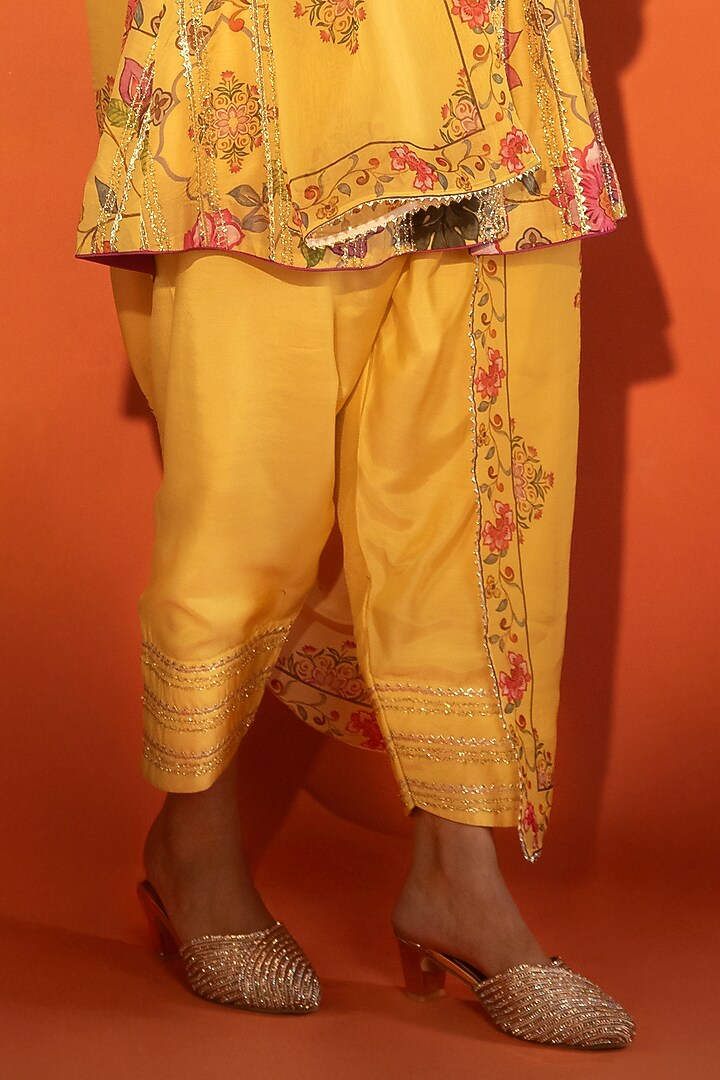 Yellow Cotton Silk Floral Printed Angrakha Set by Tanu Malhotra at Pernia's Pop Up Shop