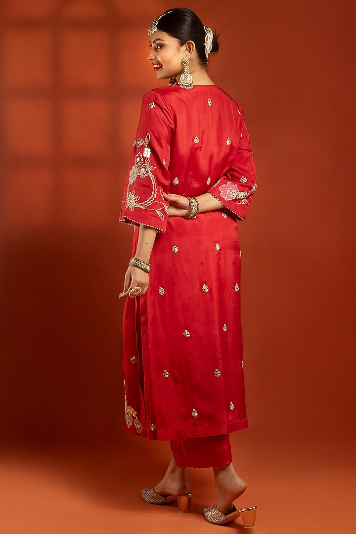 Red Cotton Silk Embroidered Kurta Set by Tanu Malhotra at Pernia's Pop Up Shop