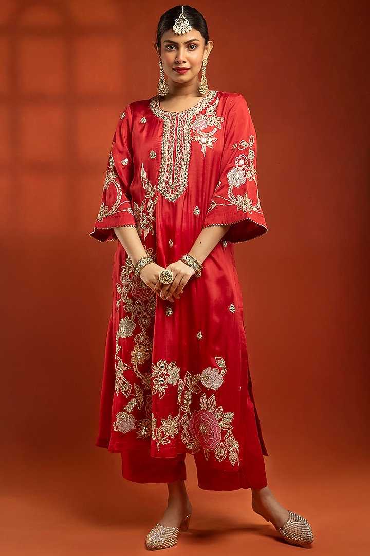 Red Cotton Silk Embroidered Kurta Set by Tanu Malhotra at Pernia's Pop Up Shop
