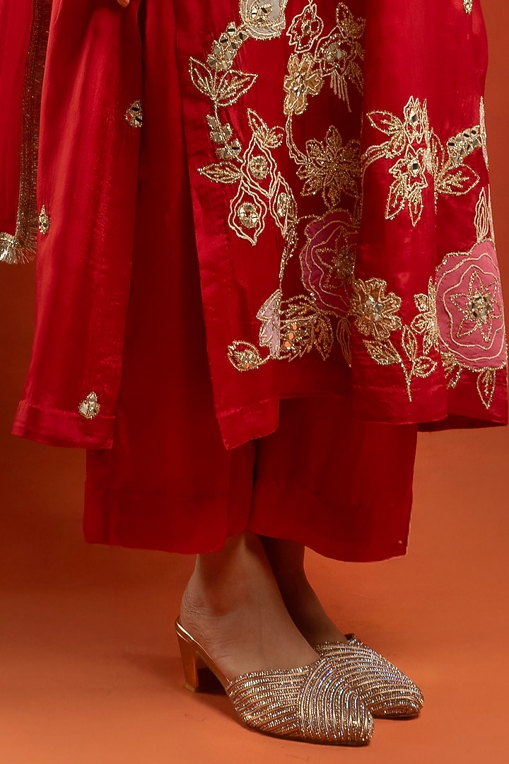Red Cotton Silk Embroidered Kurta Set by Tanu Malhotra at Pernia's Pop Up Shop