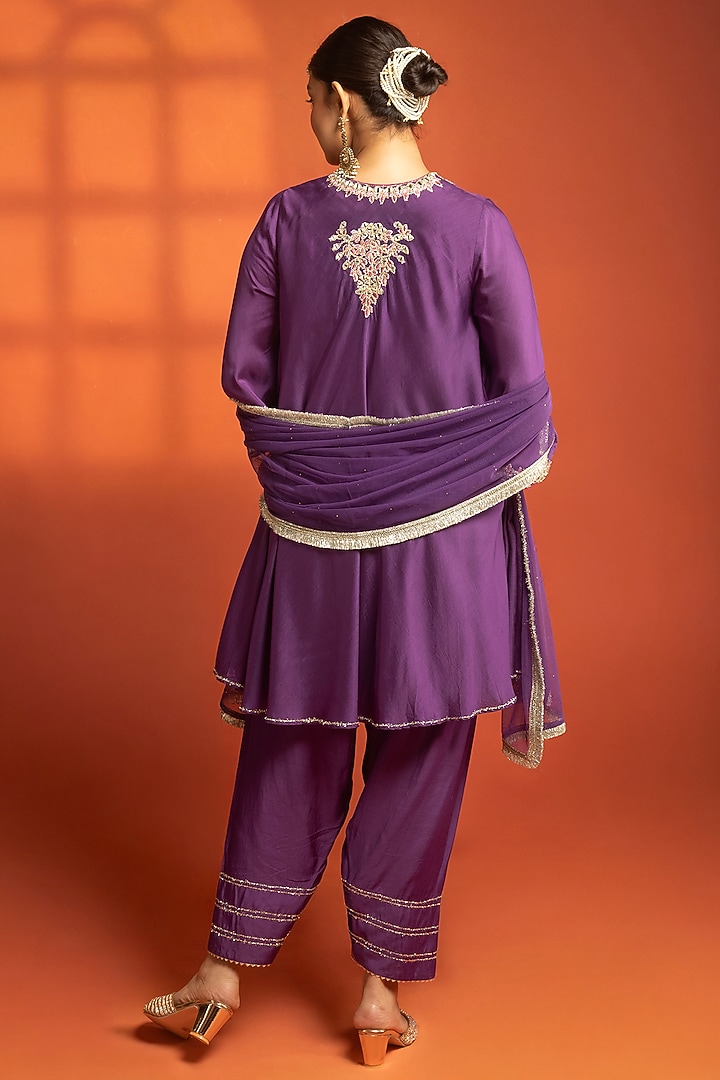 Purple Cotton Silk Embroidered Short Kurta Set by Tanu Malhotra at Pernia's Pop Up Shop