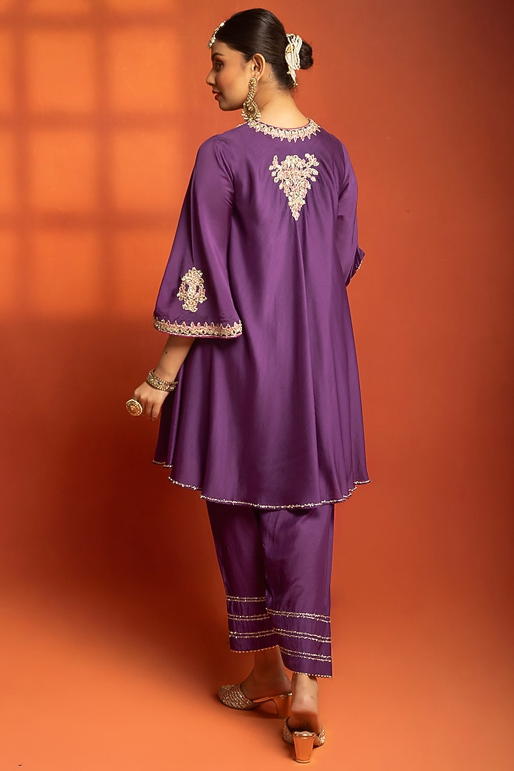 Purple Cotton Silk Embroidered Short Kurta Set by Tanu Malhotra at Pernia's Pop Up Shop