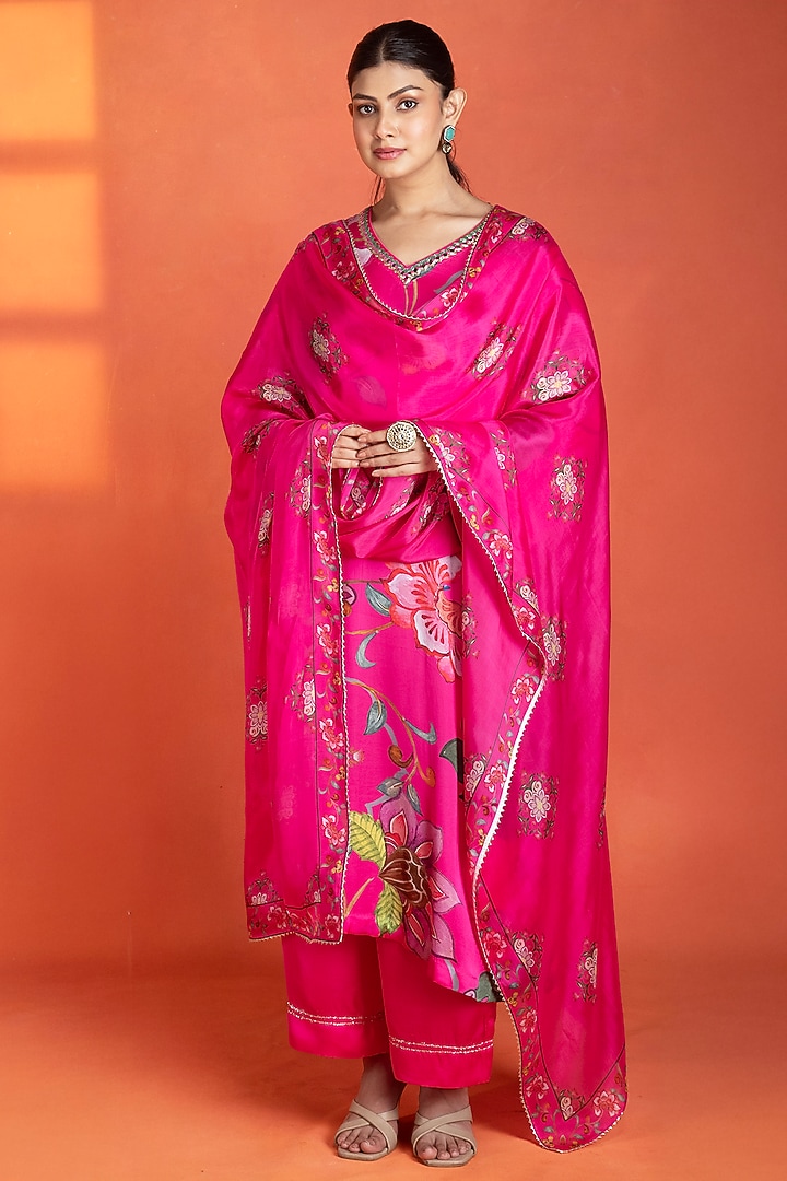 Fuschia Modal Satin Floral Printed Kurta Set by Tanu Malhotra at Pernia's Pop Up Shop