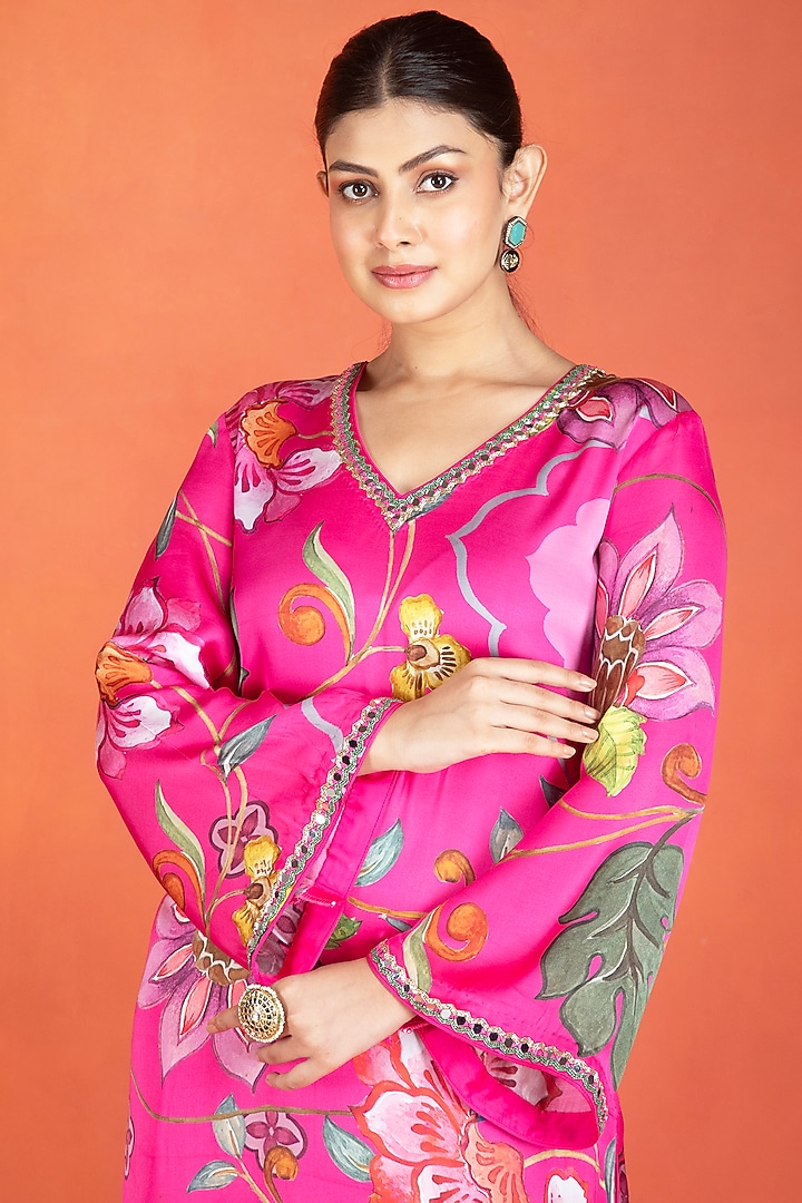 Fuschia Modal Satin Floral Printed Kurta Set by Tanu Malhotra at Pernia's Pop Up Shop