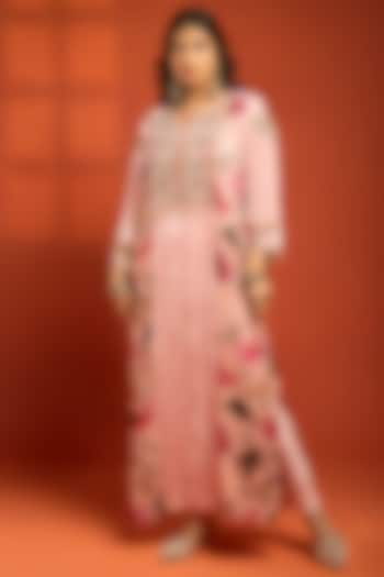 Pink Silk Embroidered Kurta Set by Tanu Malhotra at Pernia's Pop Up Shop