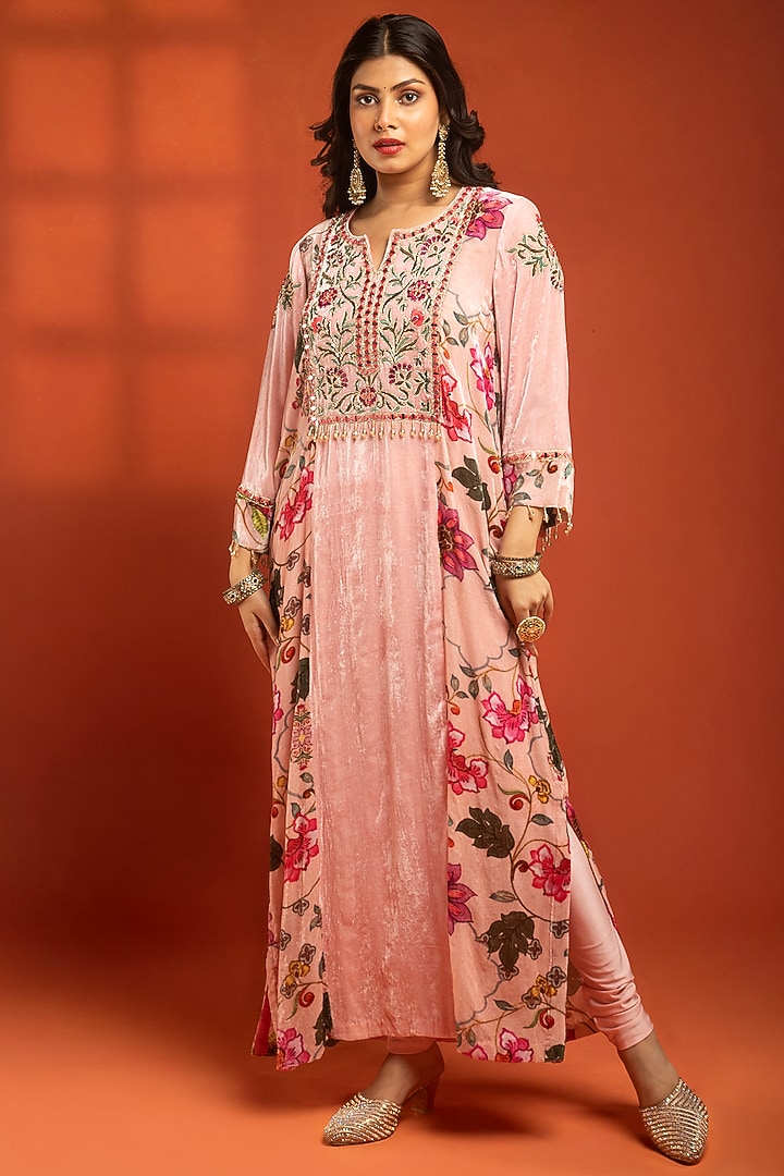 Pink Silk Embroidered Kurta Set by Tanu Malhotra at Pernia's Pop Up Shop