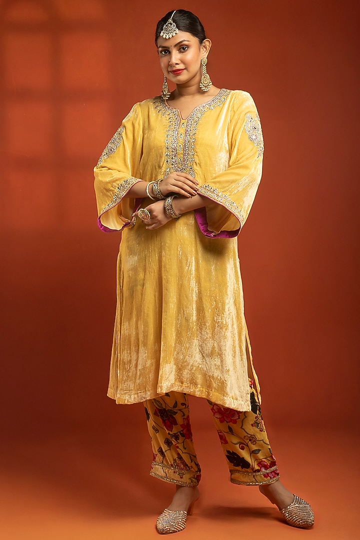 Yellow Silk Velvet Printed Kurta Set by Tanu Malhotra at Pernia's Pop Up Shop