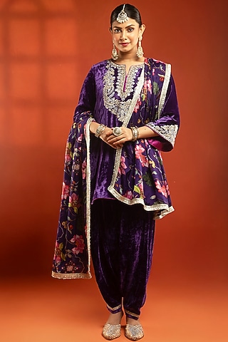 Purple Silk Velvet Printed Kurta Set by Tanu Malhotra