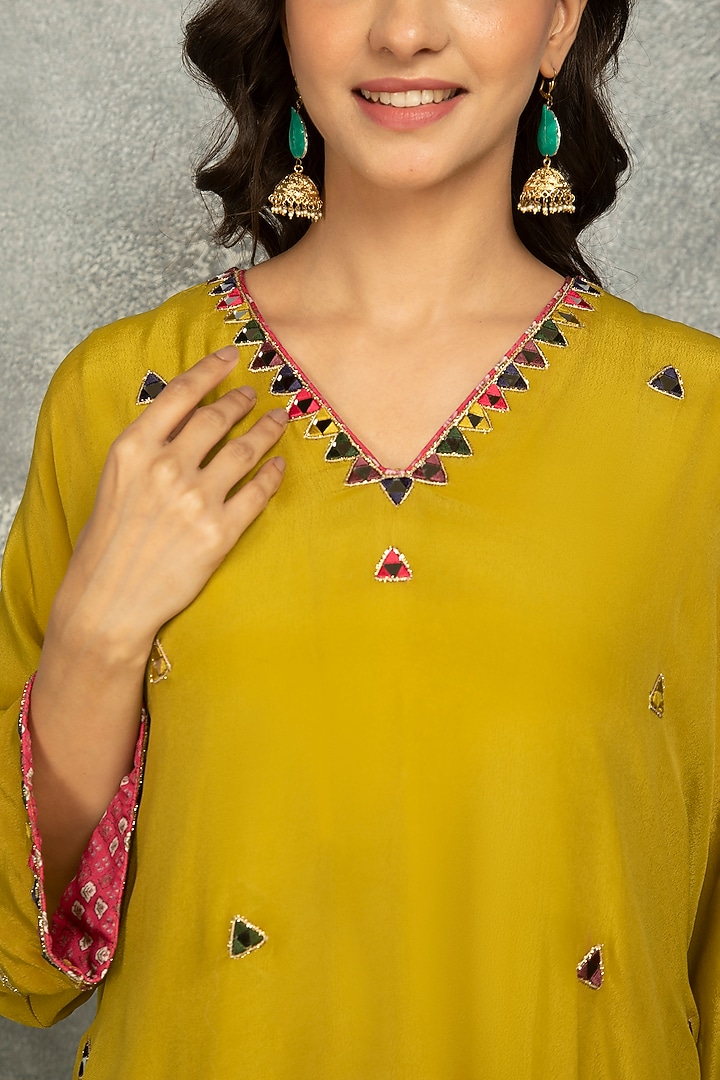 Mustard Green Crepe Mirror Work High-Low Kaftan Set by Tanu Malhotra at Pernia's Pop Up Shop