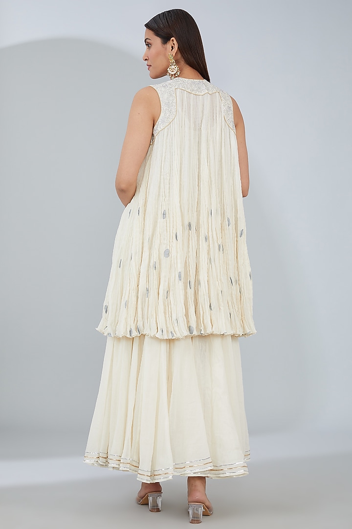 White Organic Cotton Hand Embellished & Khadi Printed Kurta Set by Tanu Malhotra at Pernia's Pop Up Shop