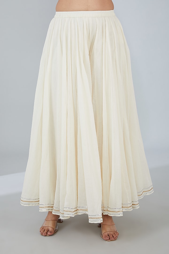 White Organic Cotton Hand Embellished & Khadi Printed Kurta Set by Tanu Malhotra at Pernia's Pop Up Shop
